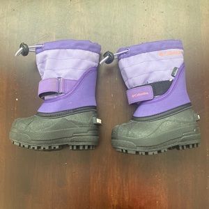 Columbia Snow boots baby shoes size 5 purple black worn just twice